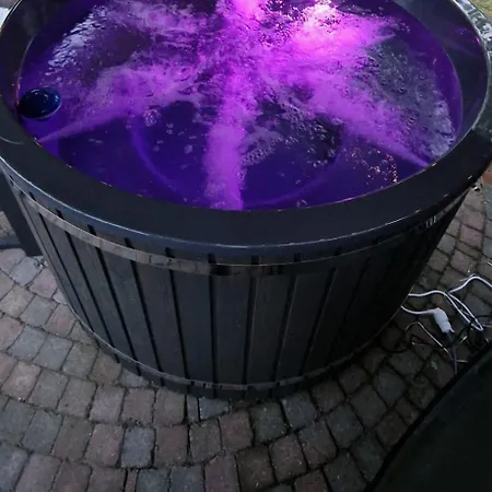Met Hottub لاناكن